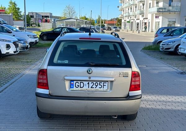 Skoda Octavia cena 8900 przebieg: 225094, rok produkcji 2005 z Poddębice małe 67